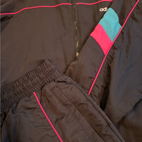 adidas Originals tech trefoil utility pant and jacket in black - Picture 3 of 9